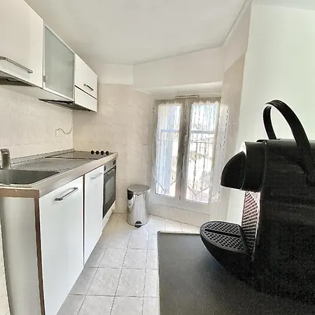 Serbes Floor * Cannes