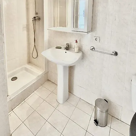 Apartment Serbes Floor