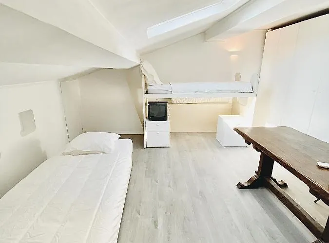 Serbes Floor شقة *